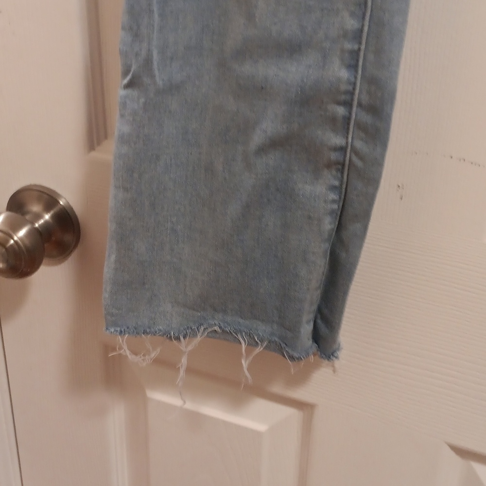 Express Cropped Flare High Rise Jeans - Picture 4 of 9